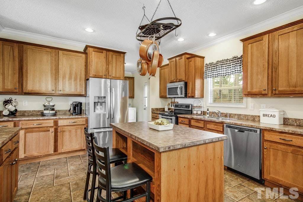 80 Willis Road - Photo 1