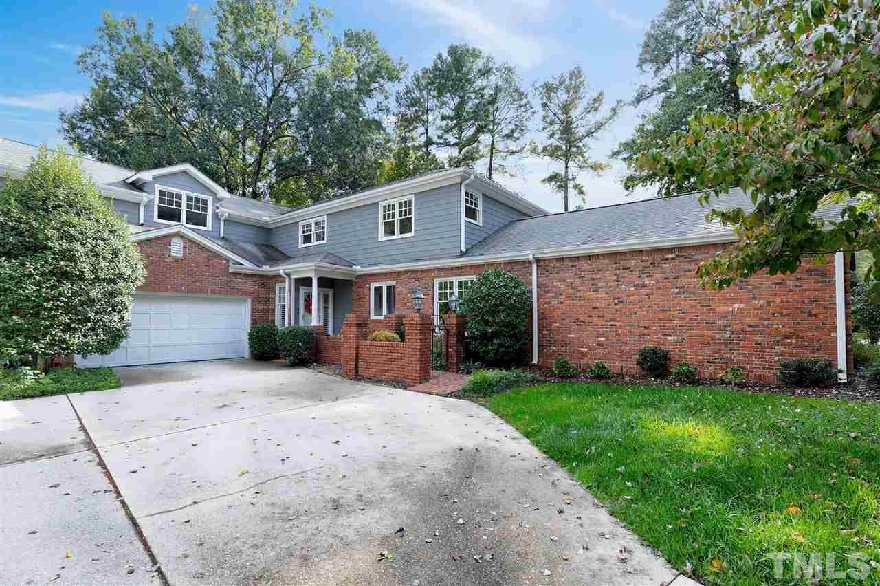 107 Greensview Drive - Photo 1