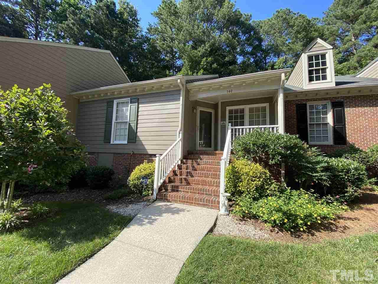 140 Renwick Court - Photo 1