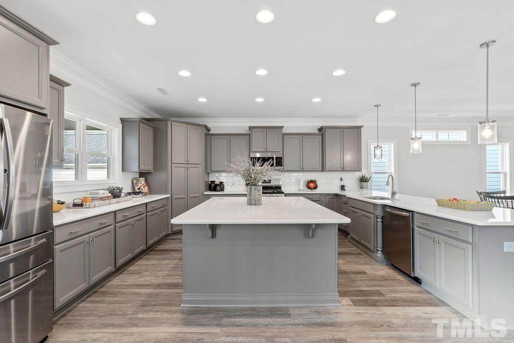1145 Gloriosa Street - Photo 1
