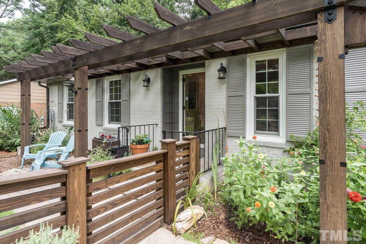 5924 Crepe Myrtle Court - Photo 1