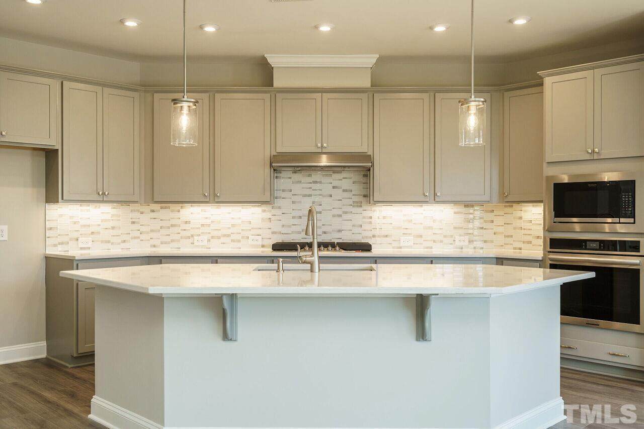 1107 Canary Pepper Drive - Photo 1