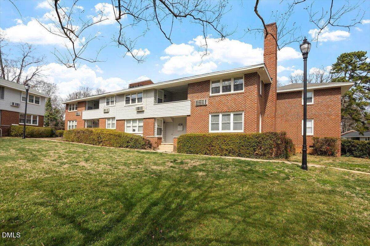 805 Daniels Street - Photo 1