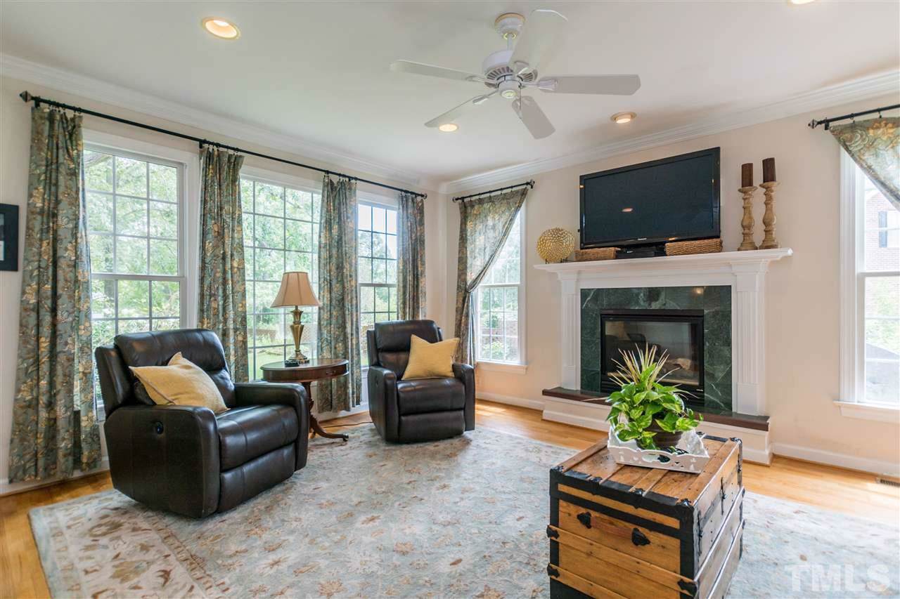 200 Magnolia Circle - Photo 1