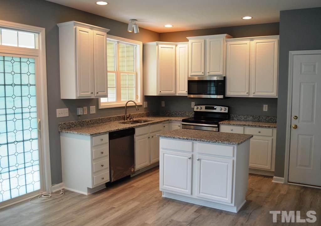 100 Rocklyn Lane - Photo 1