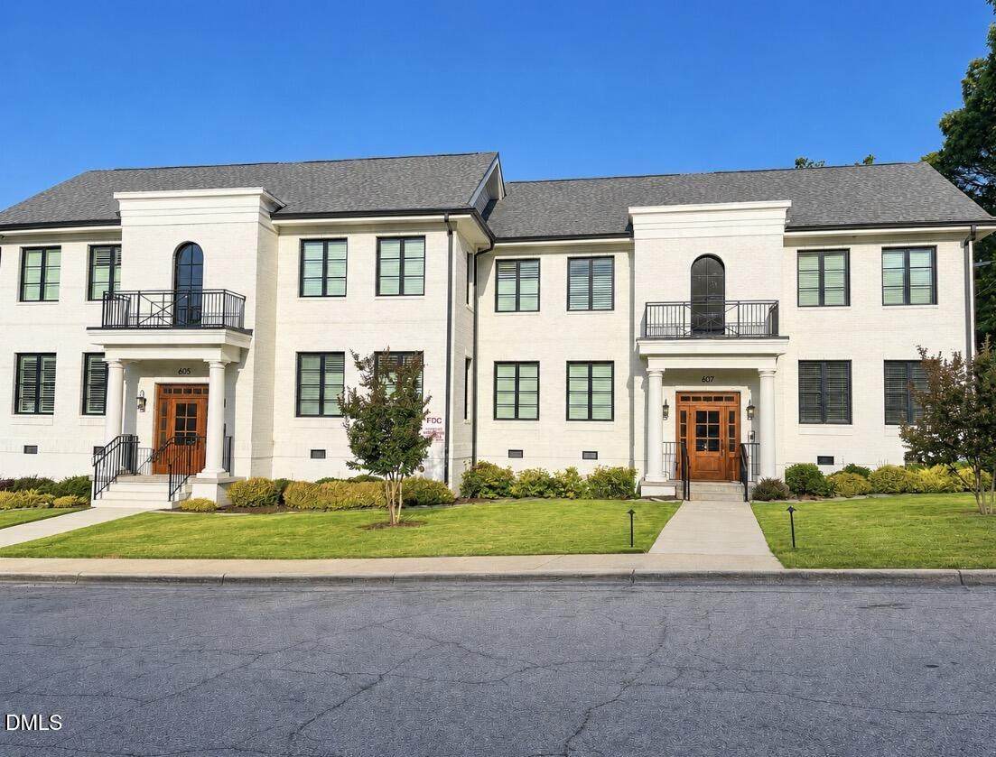 607 Smedes Place - Photo 1