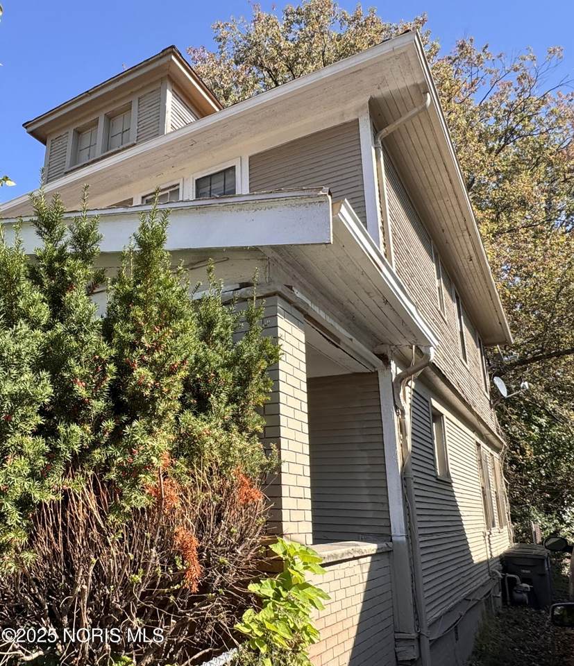 834 Detroit Avenue - Photo 1