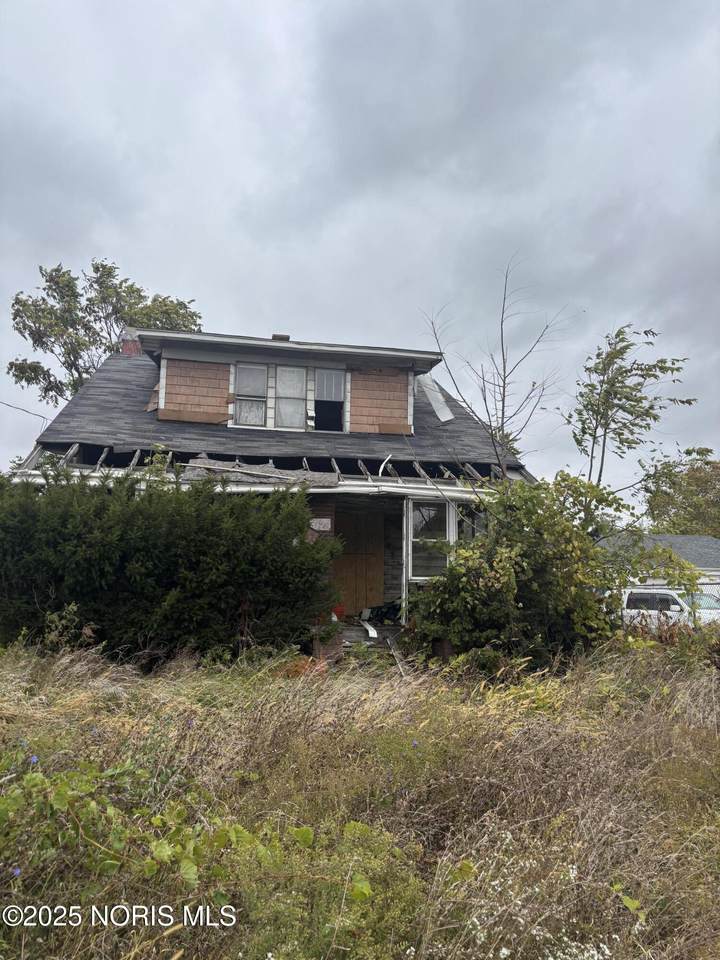 1027 Ketcham Avenue - Photo 1