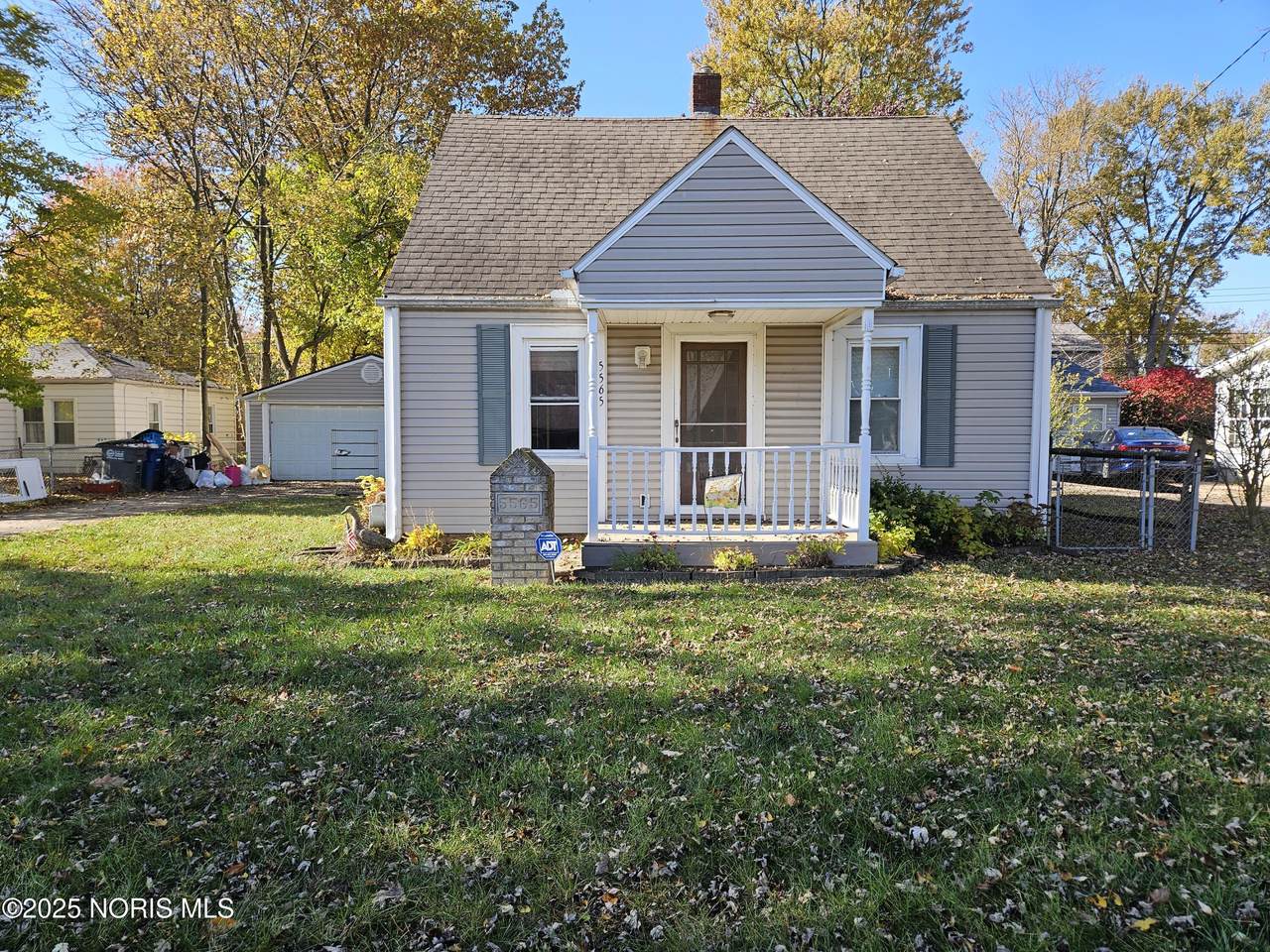 5565 Steffens Avenue - Photo 1