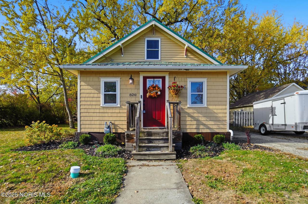 820 Selby Street - Photo 1