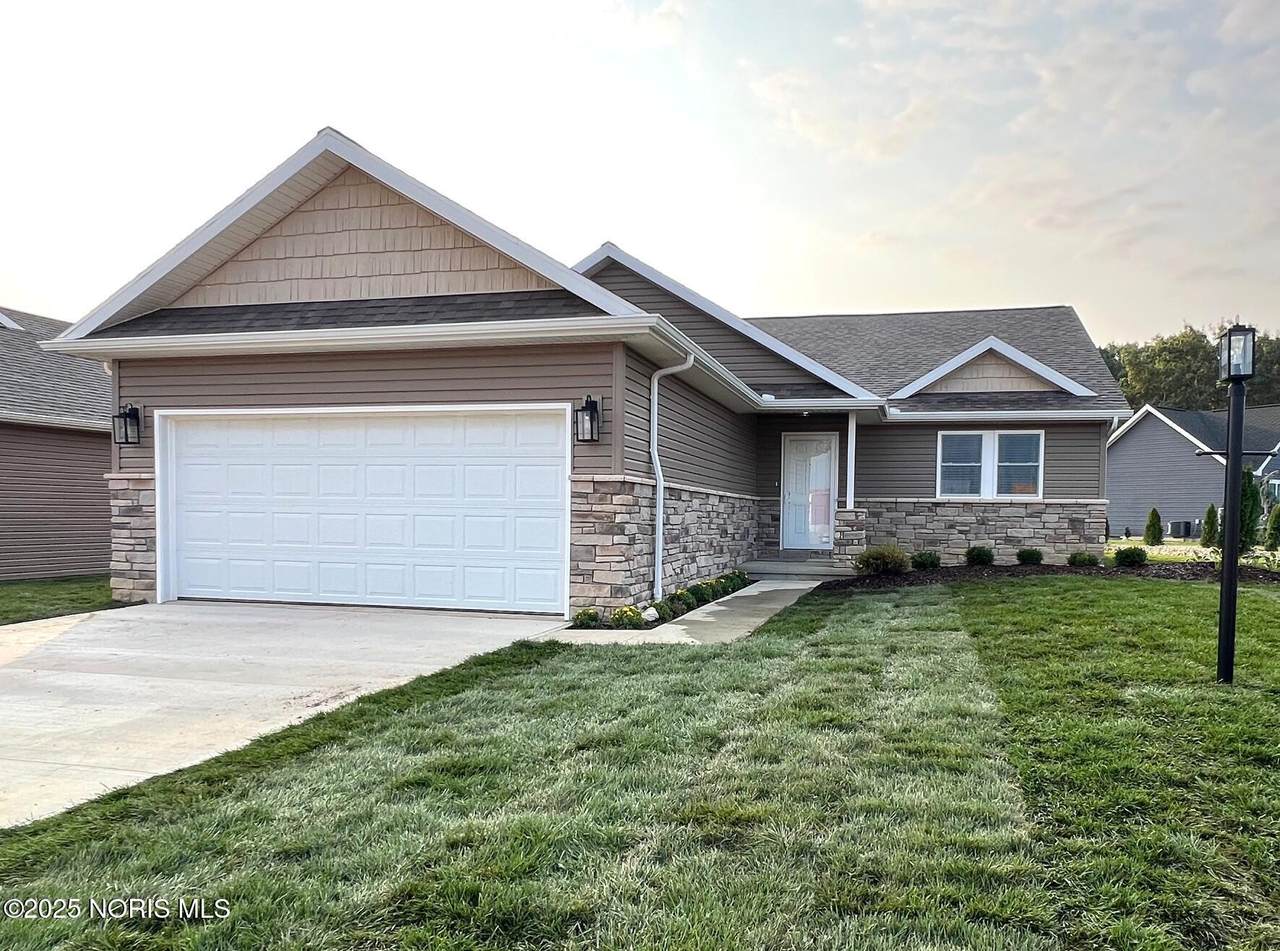 987 Greenbrier Road - Photo 1