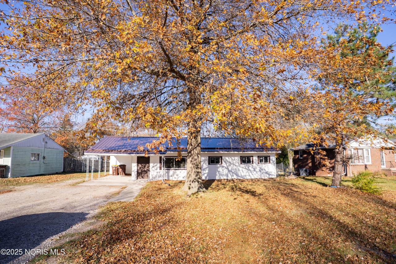 1582 Clinton Street - Photo 1