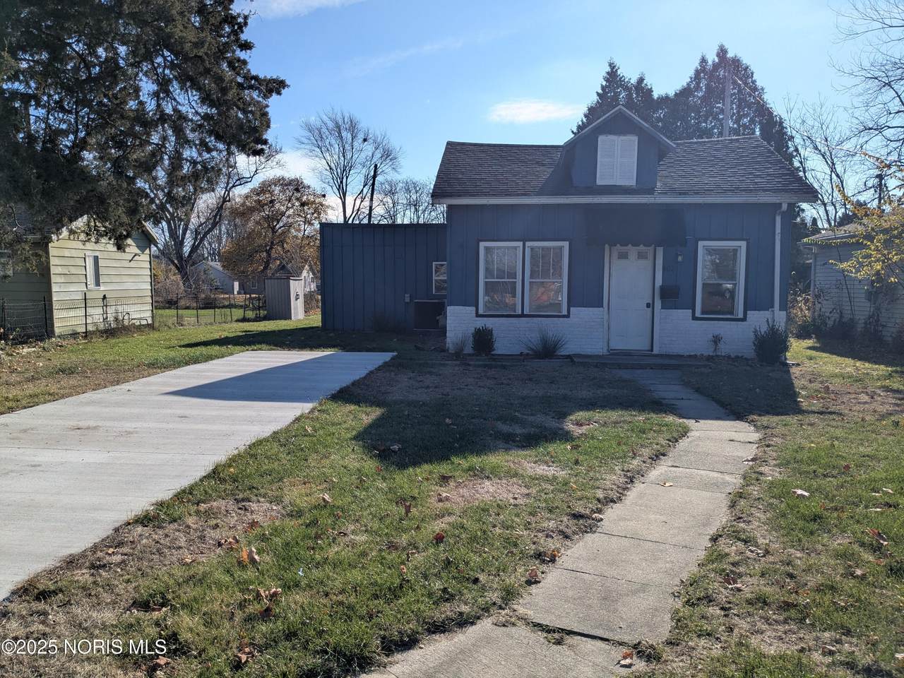 408 Clinton Street - Photo 1