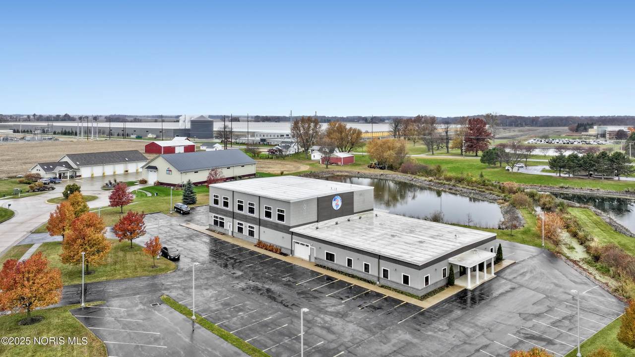 909 University Drive - Photo 1