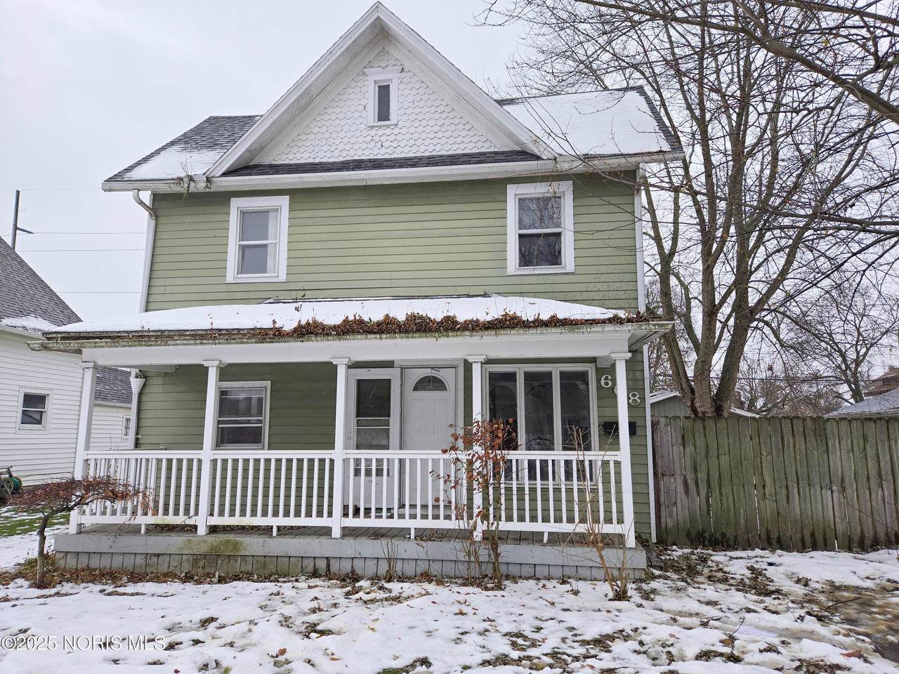 608 Palmwood Street - Photo 1