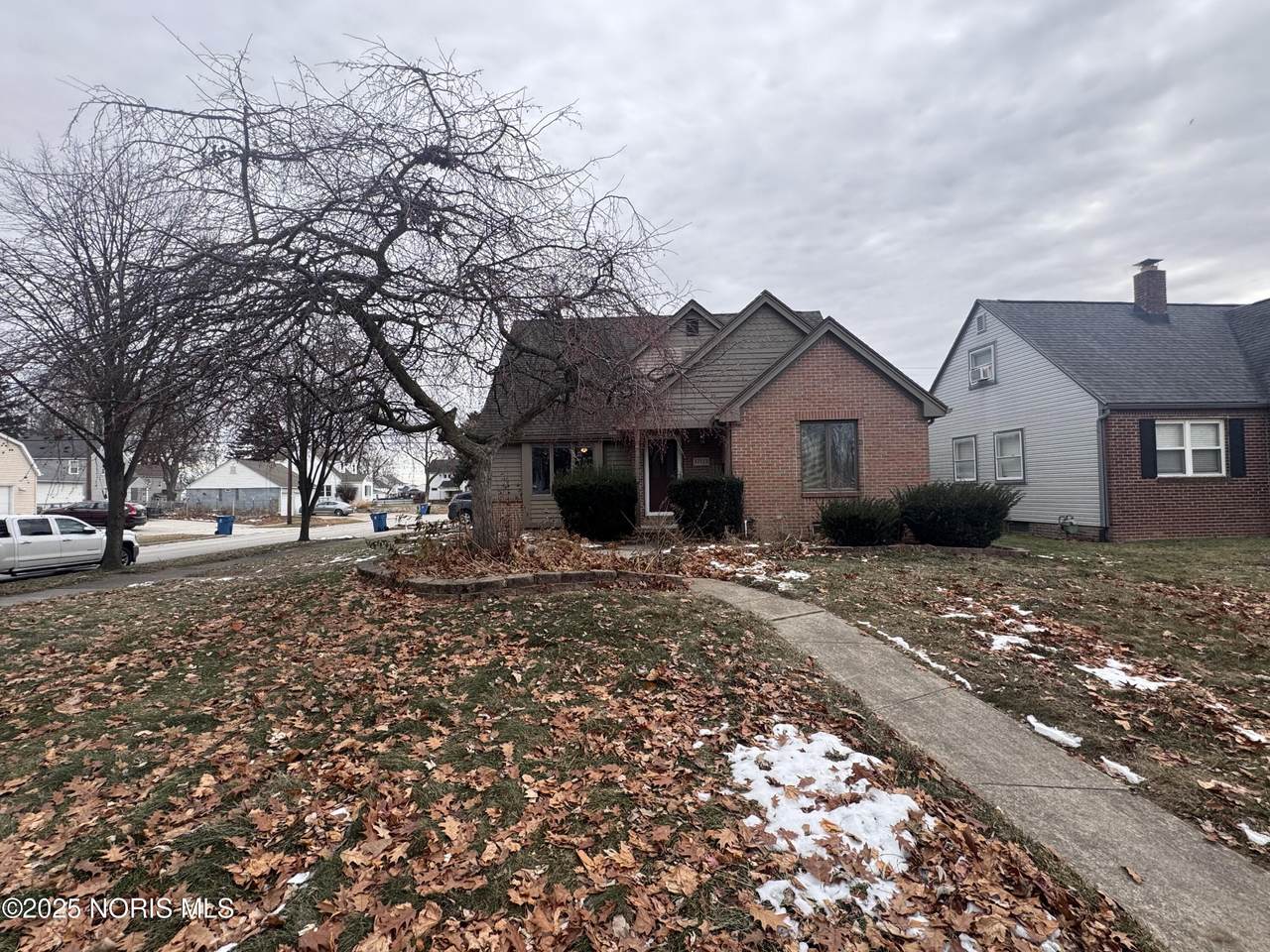 1703 Glenross Boulevard - Photo 1