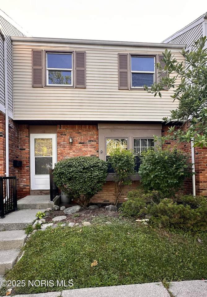 11 Meadowbrook Drive - Photo 1