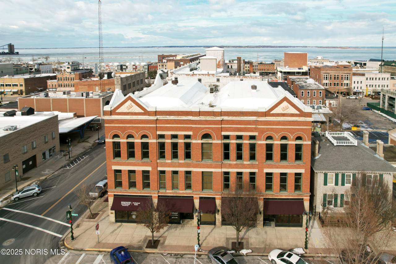 237 Washington Row - Photo 1