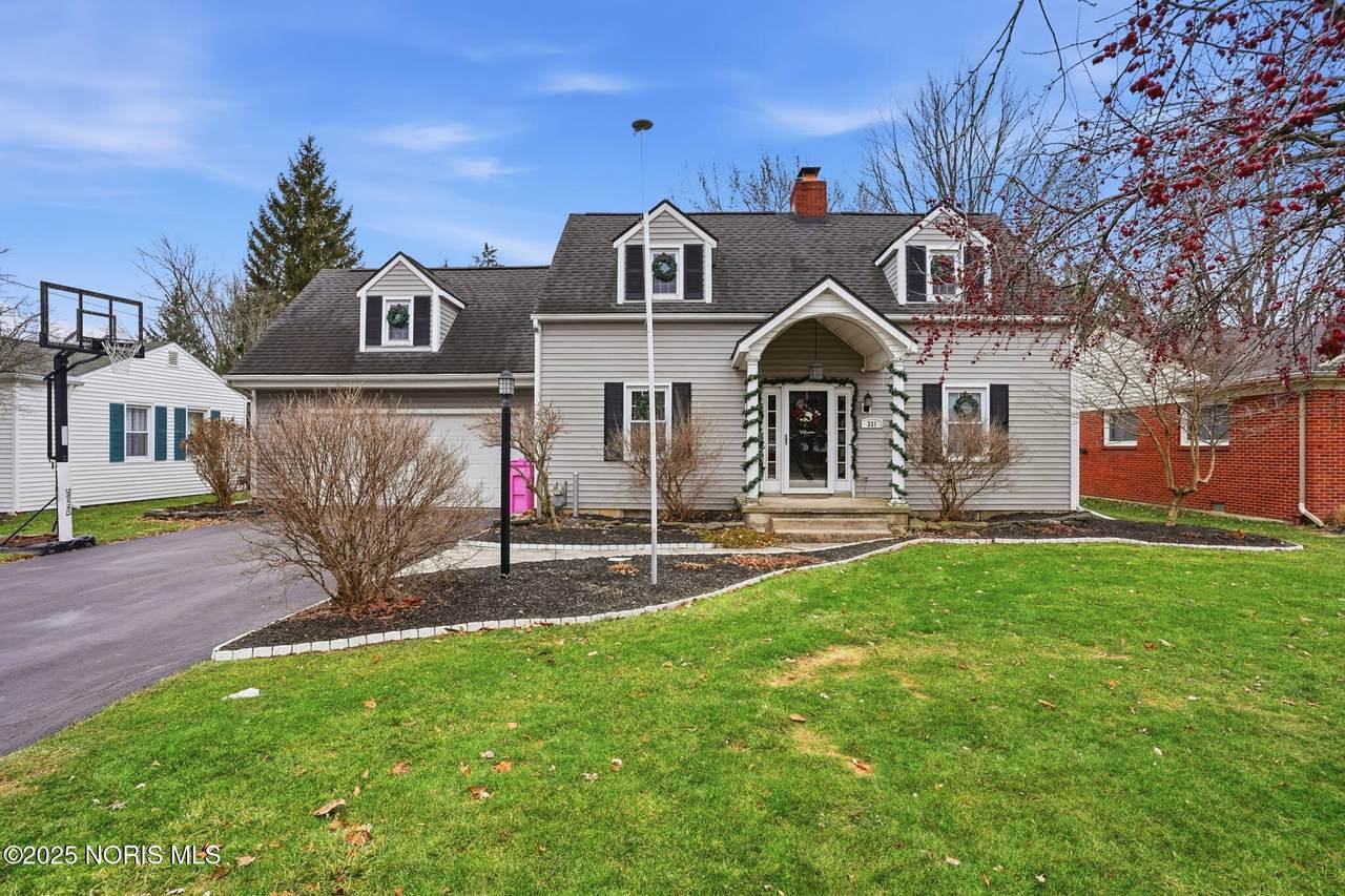 331 Fairlawn Place - Photo 1