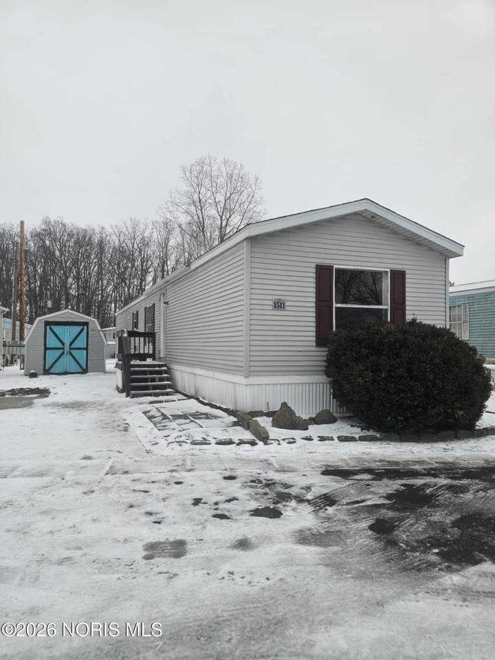 1511 Mustang Drive - Photo 1