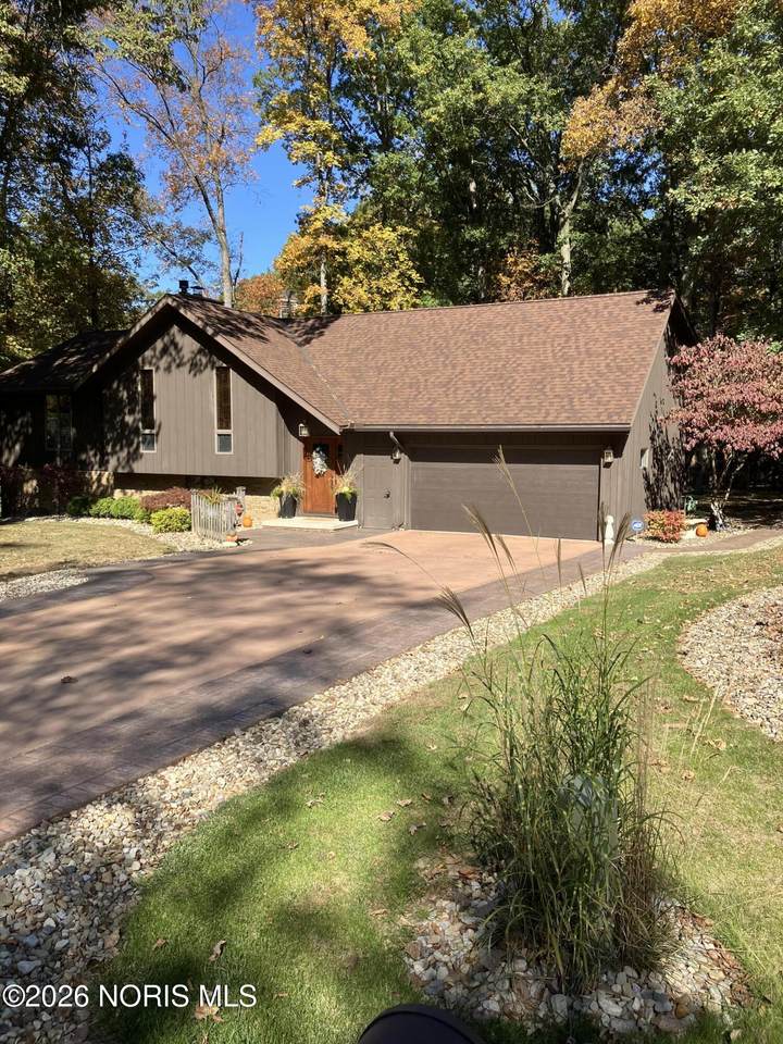 955 Greenbrier Road - Photo 1