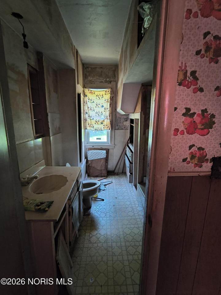 https://bt-photos.global.ssl.fastly.net/toledo/1280_boomver_1_10003265-2.jpg