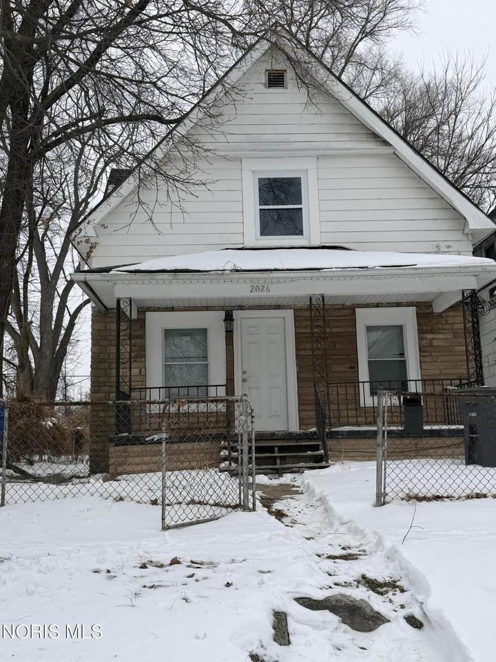 2026 Hawthorne Street - Photo 1