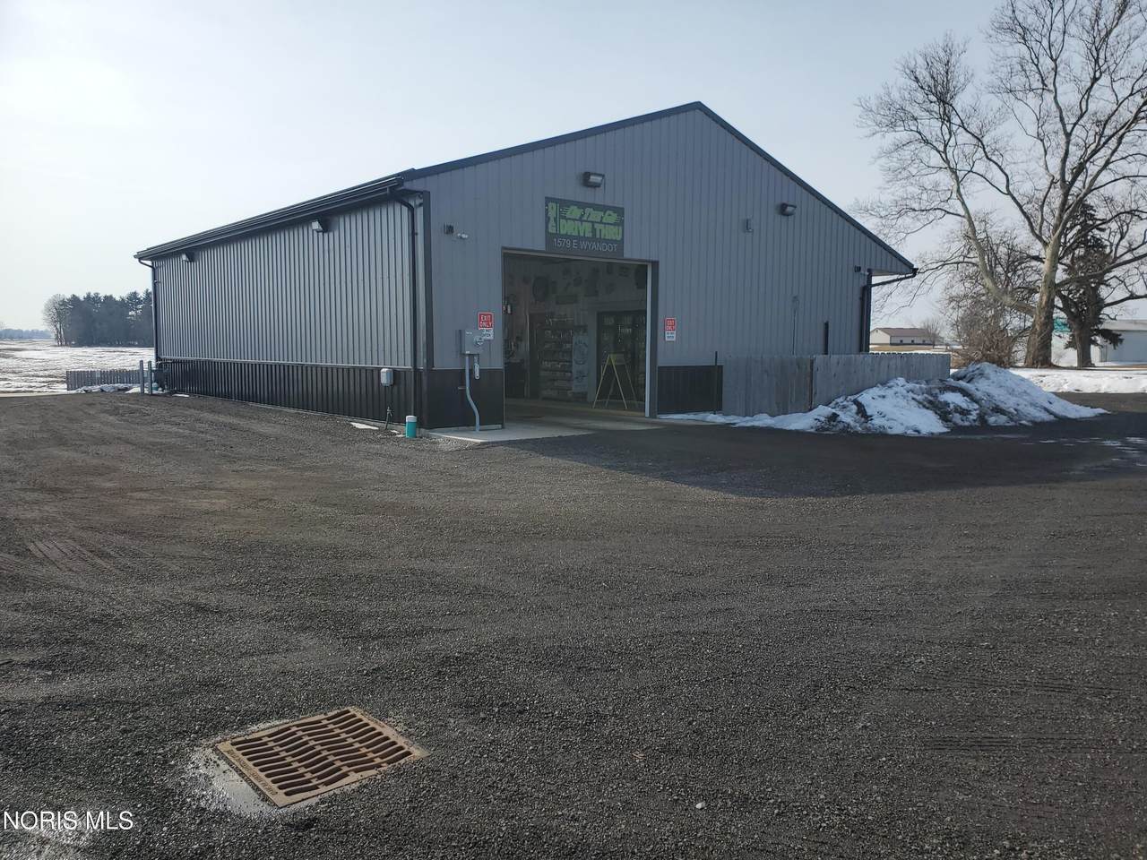 1579 Wyandot Avenue - Photo 1