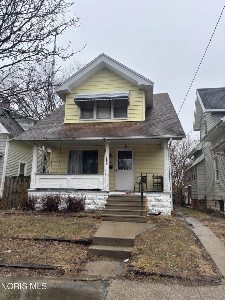 647 Carlton Street - Photo 1
