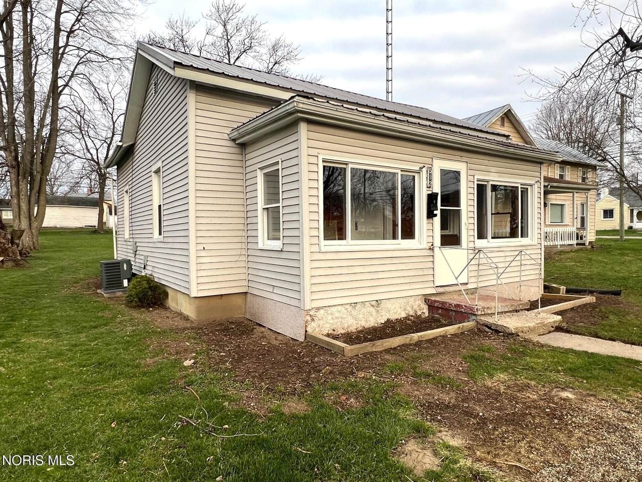 512 7th Street - Photo 1