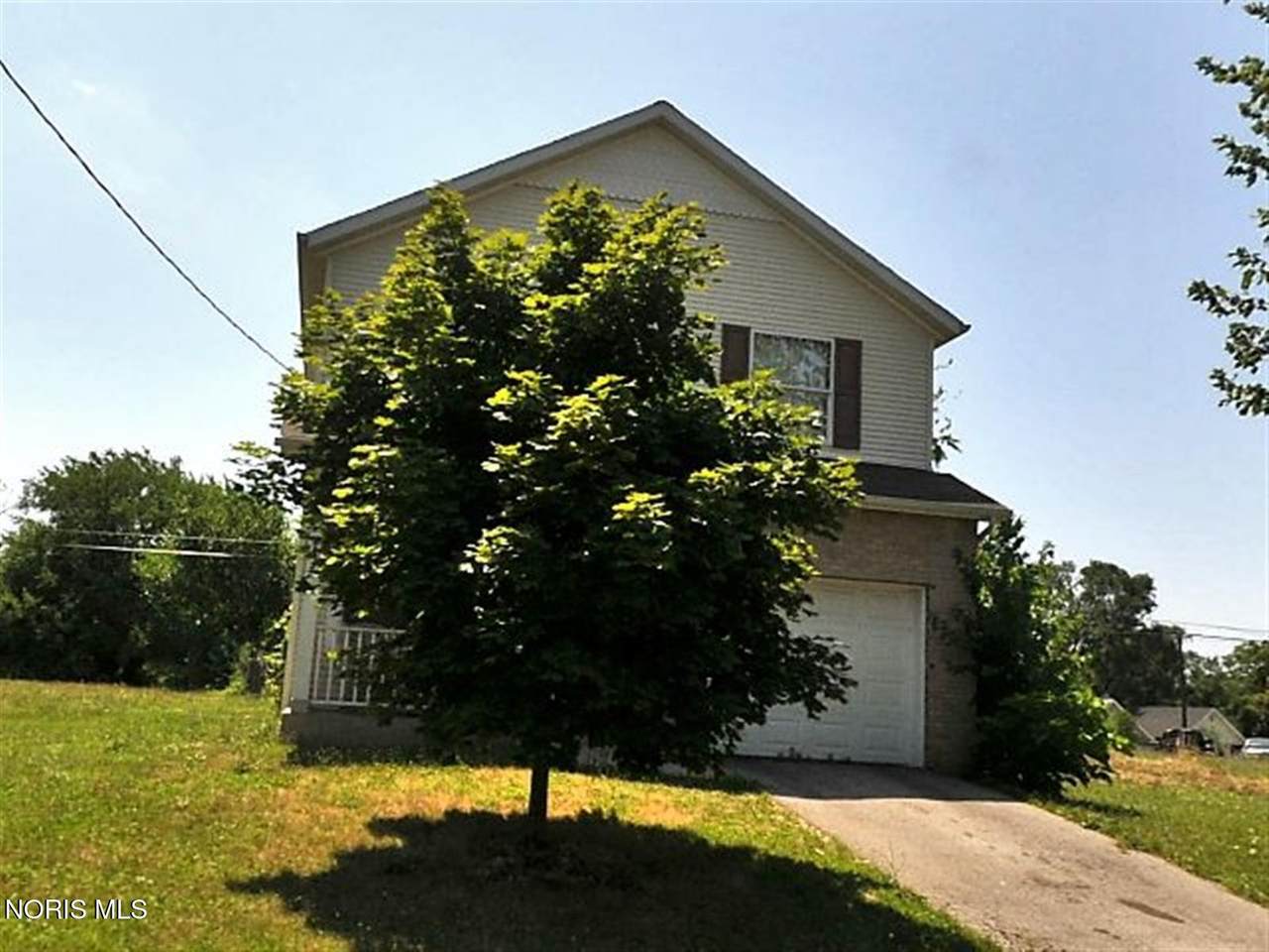 737 Tecumseh Street - Photo 1
