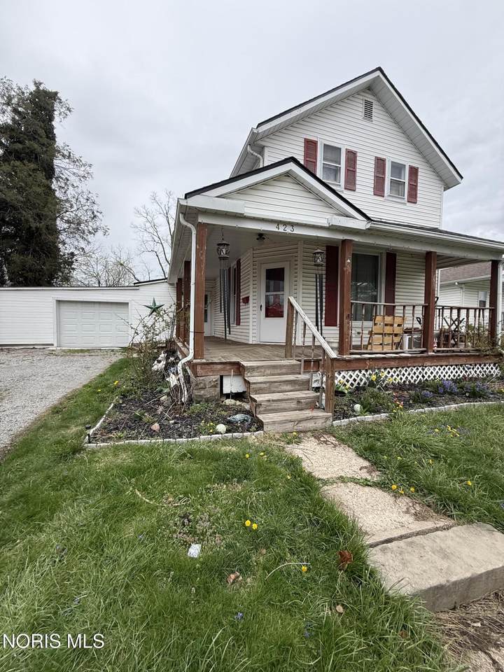 423 North Street - Photo 1