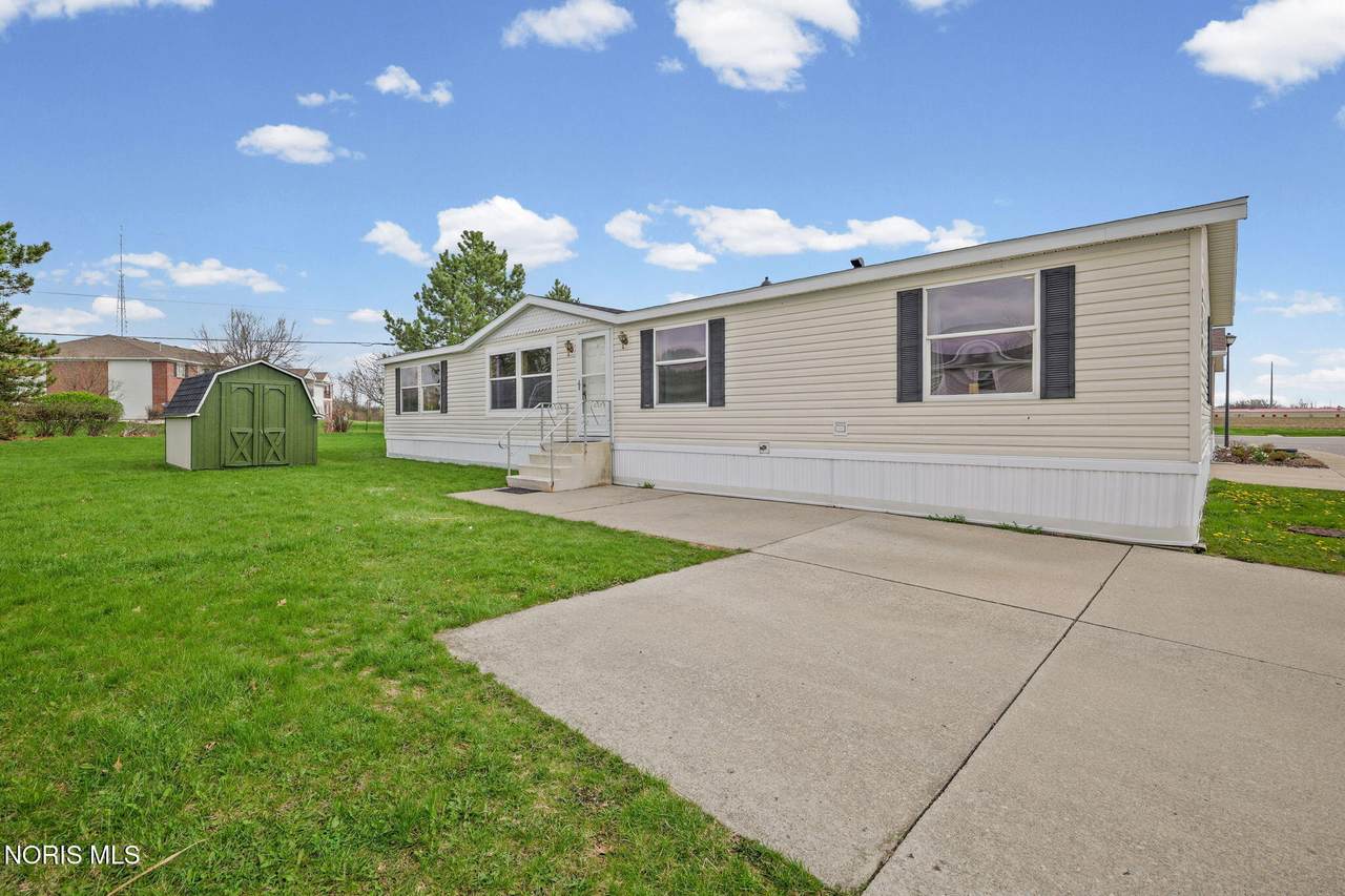 1360 Delwood Avenue - Photo 1