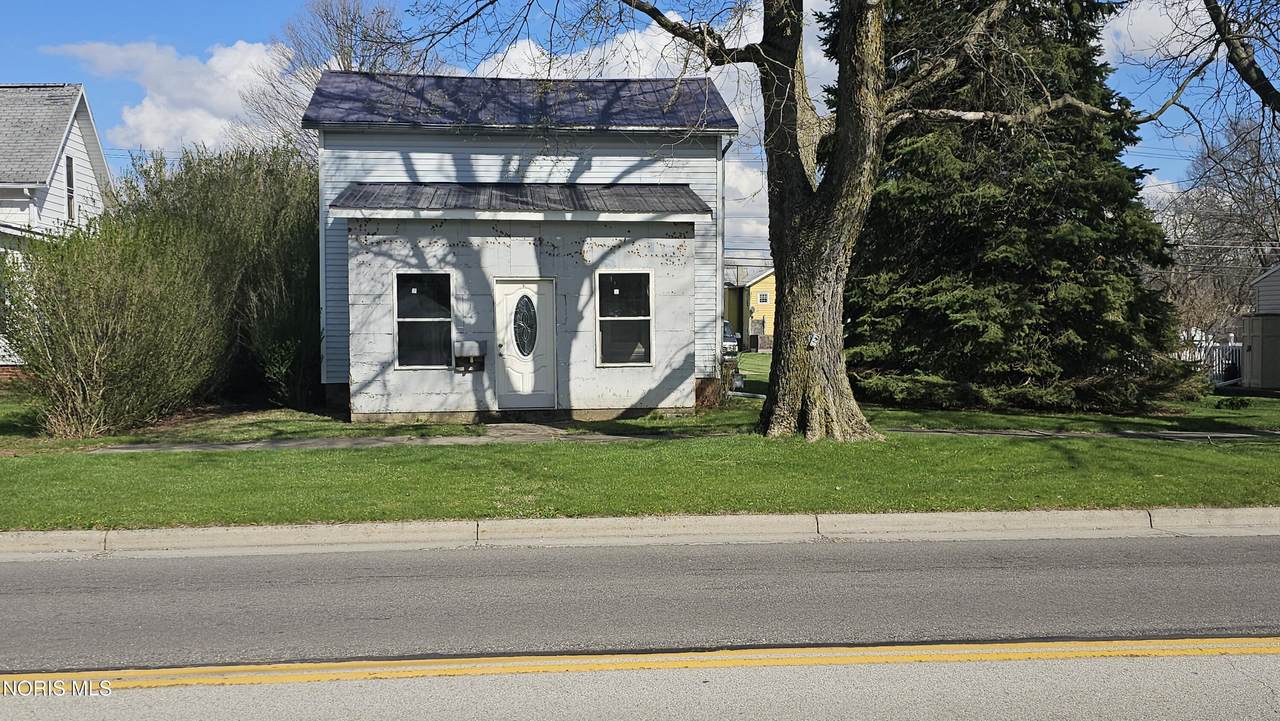 627 8th Street - Photo 1
