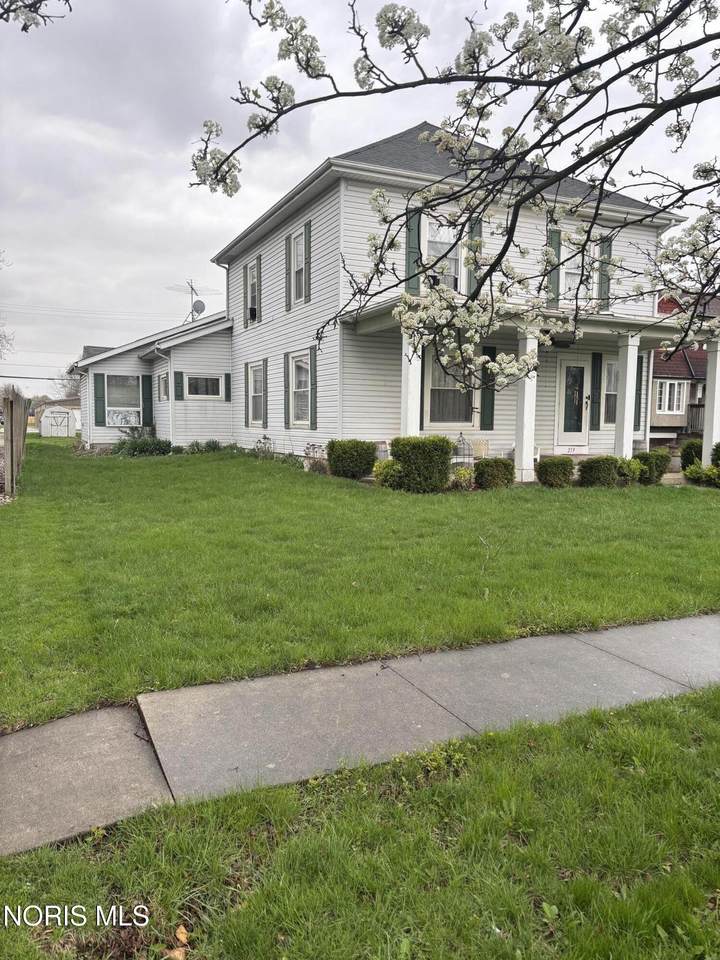 219 Maple Street - Photo 1