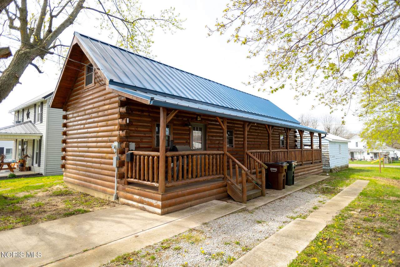 208 Stevens Street - Photo 1