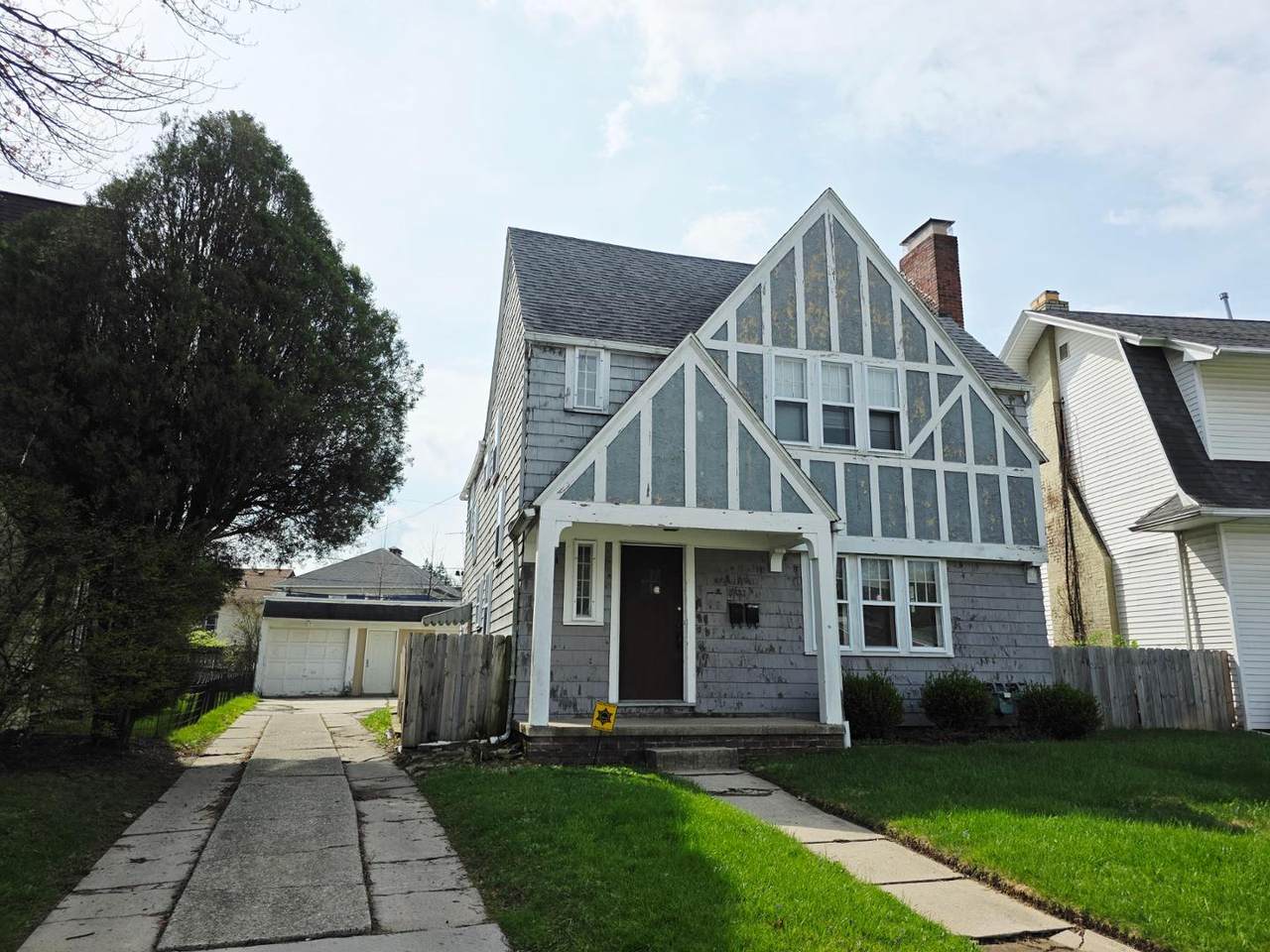 2637 Greenway Street - Photo 1