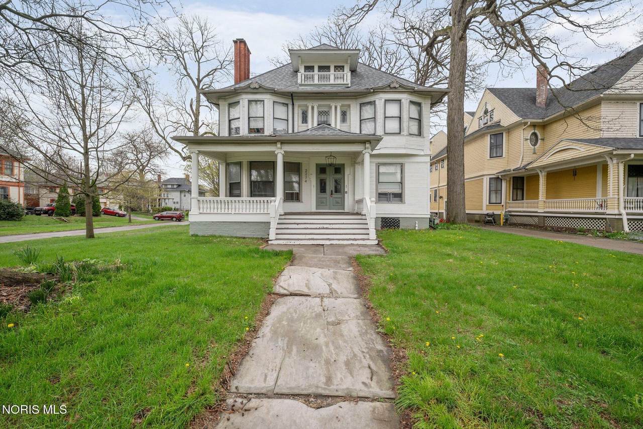 2274 Robinwood Avenue - Photo 1