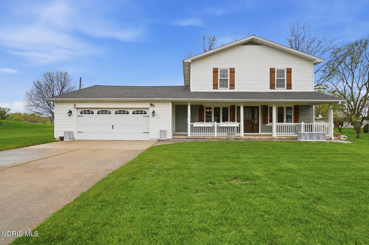 414 Edgewood Drive - Photo 1