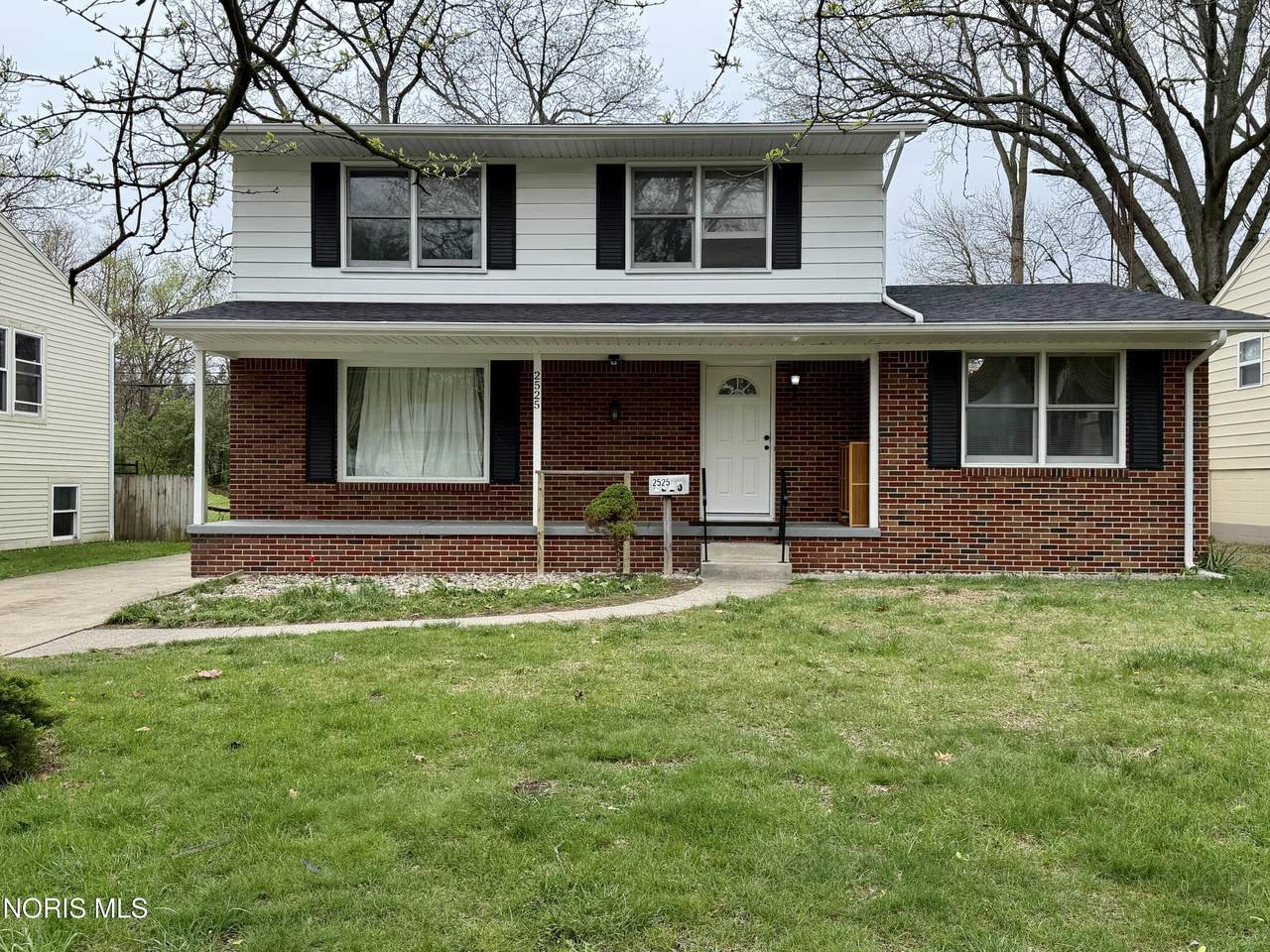 2525 Luddington Drive - Photo 1