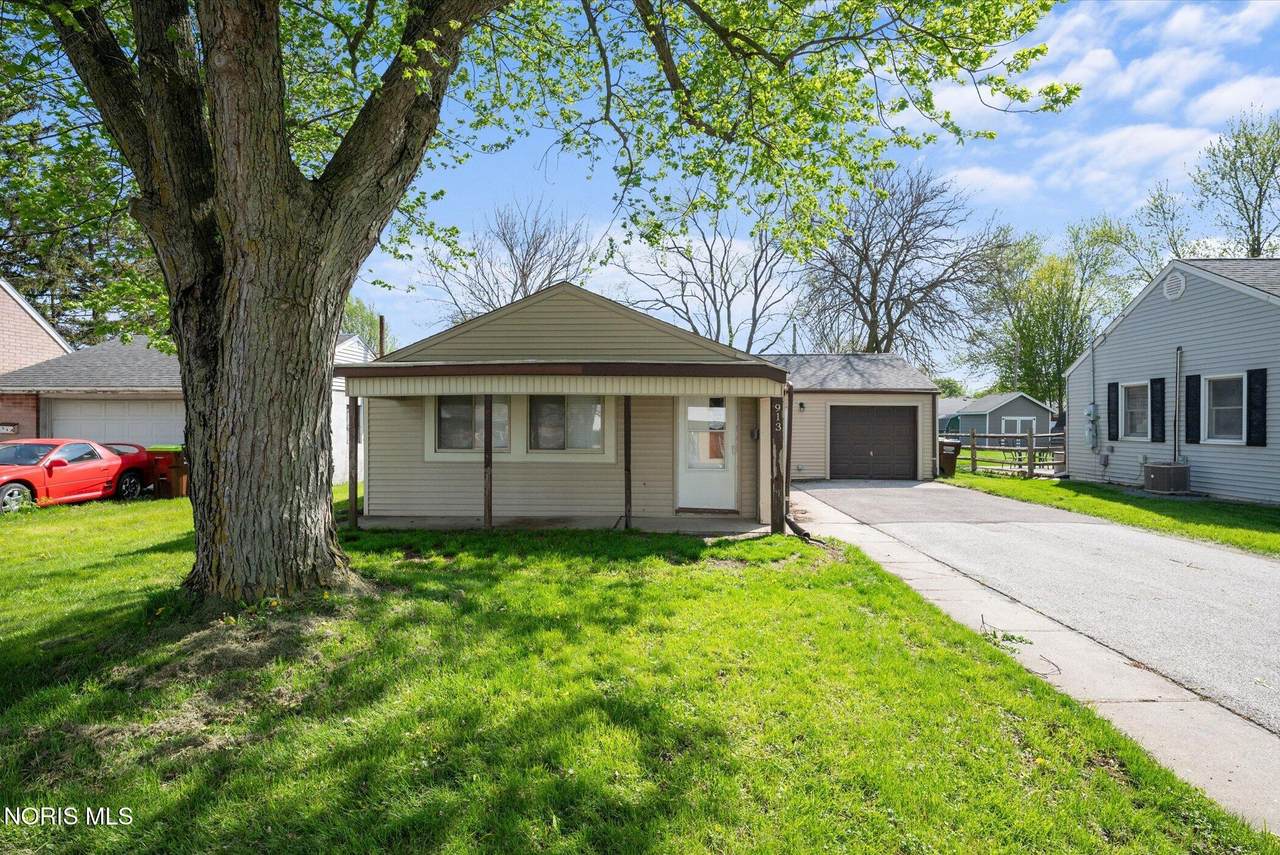 913 College Avenue - Photo 1