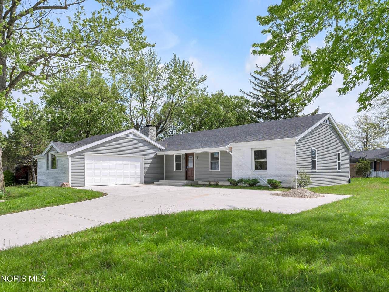 202 Fenway Drive - Photo 1