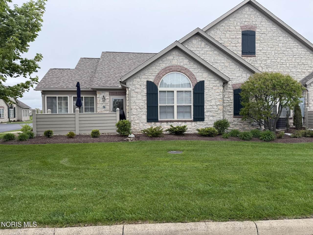 2749a Canterbury Circle - Photo 1