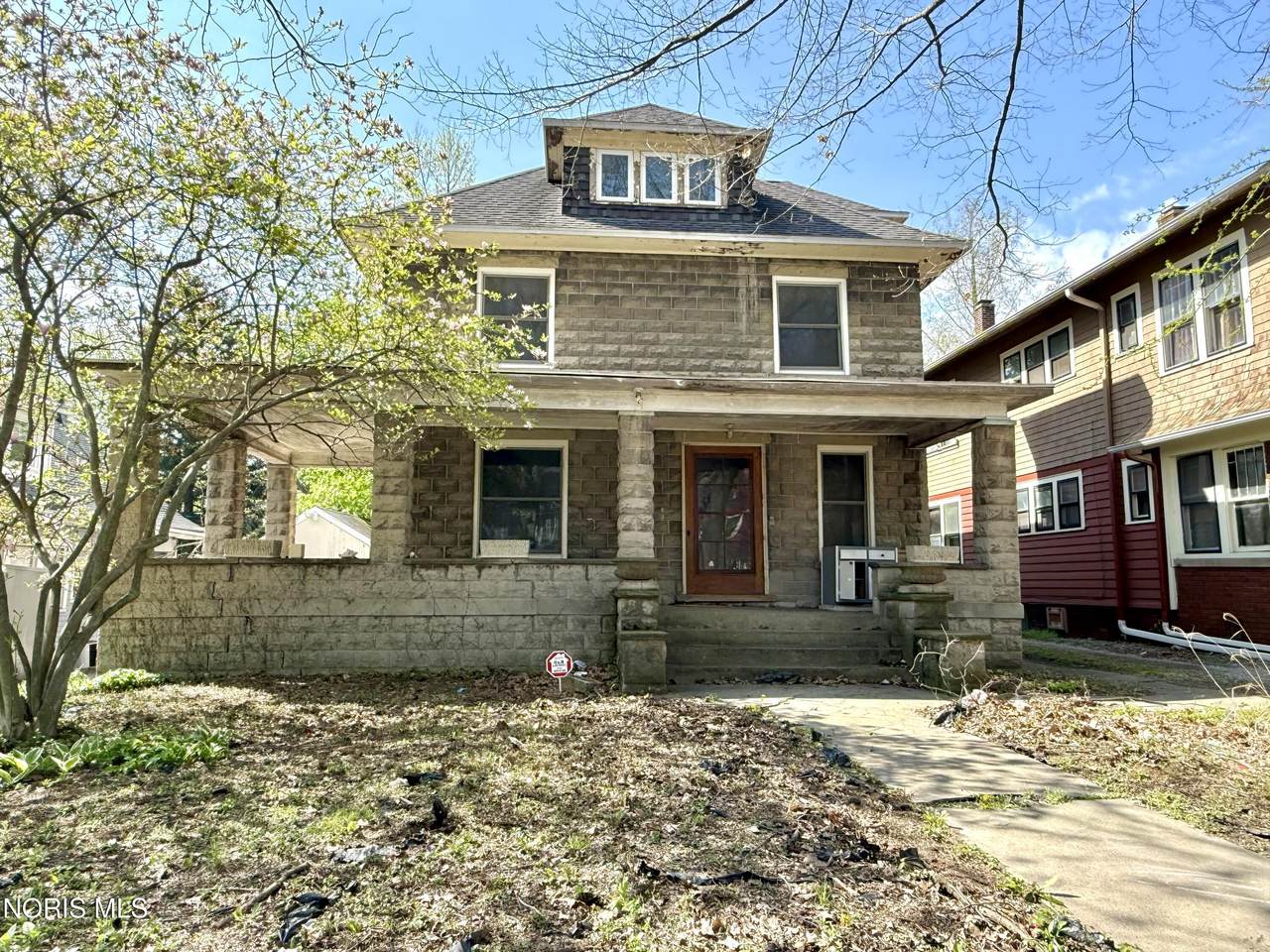 401 Victoria Place - Photo 1