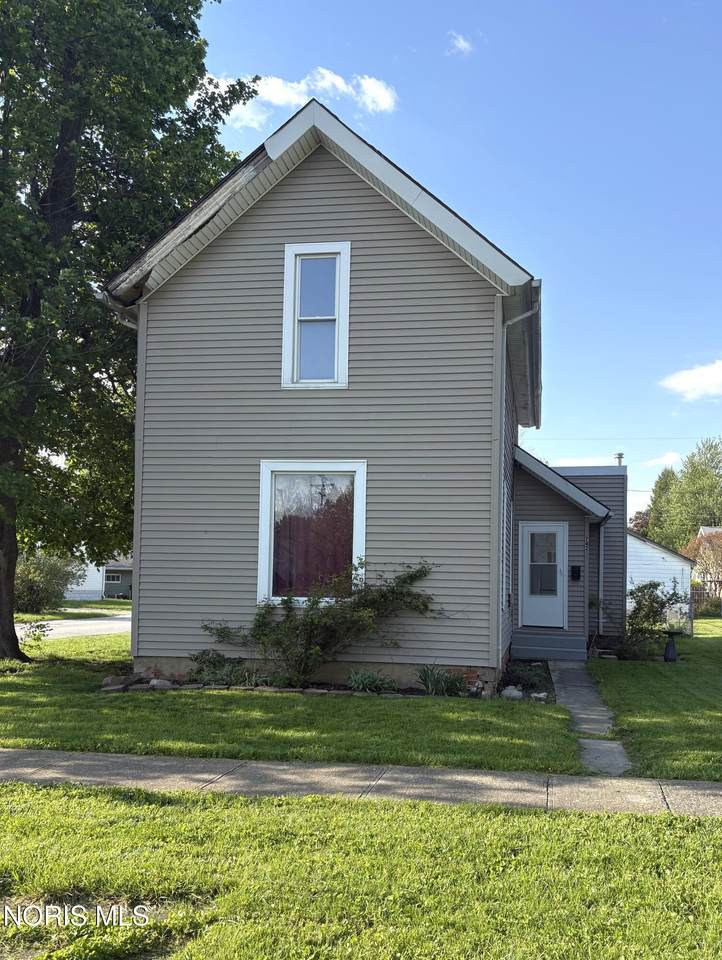 742 Center Street - Photo 1