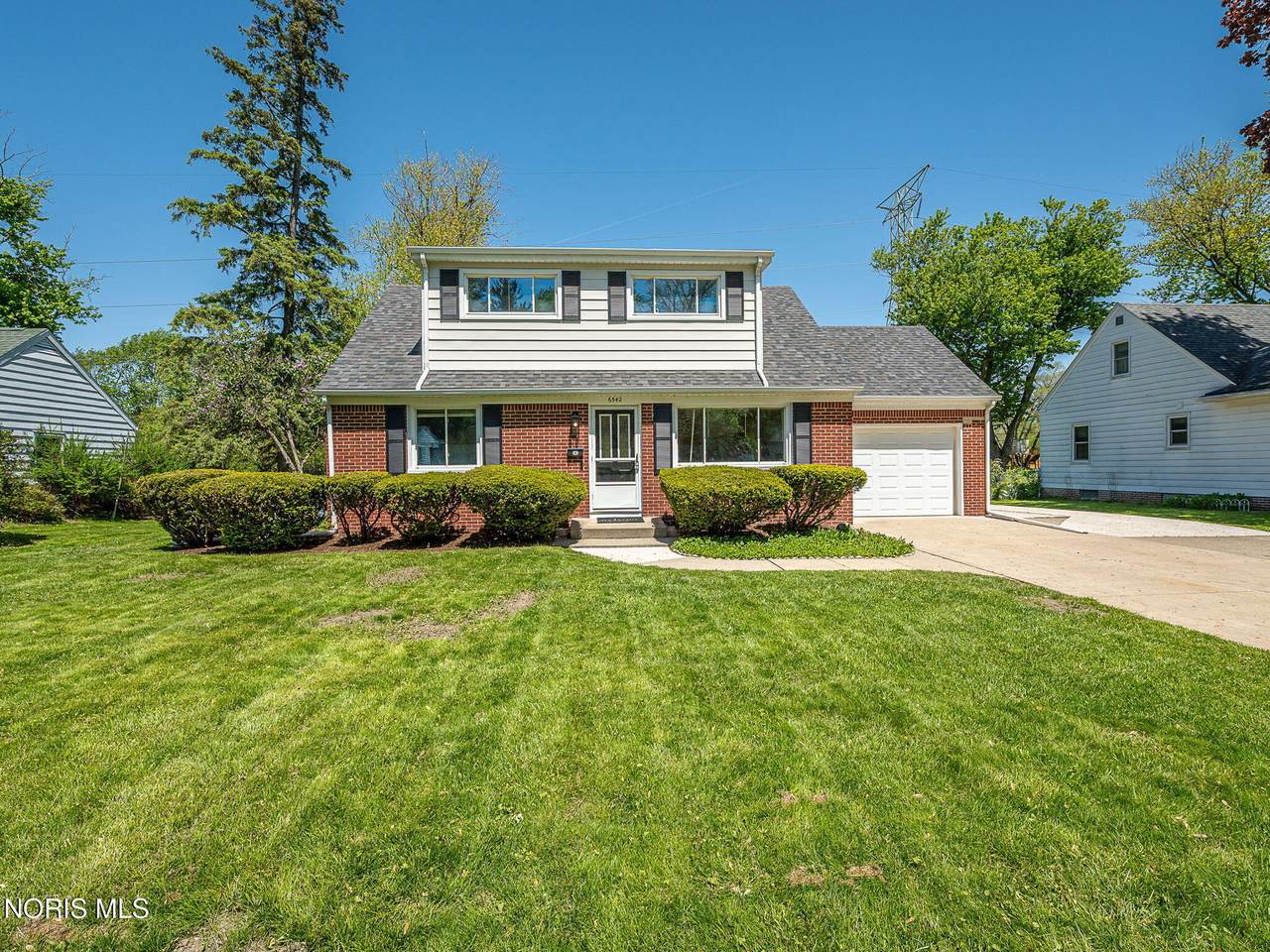 6542 Country Place - Photo 1