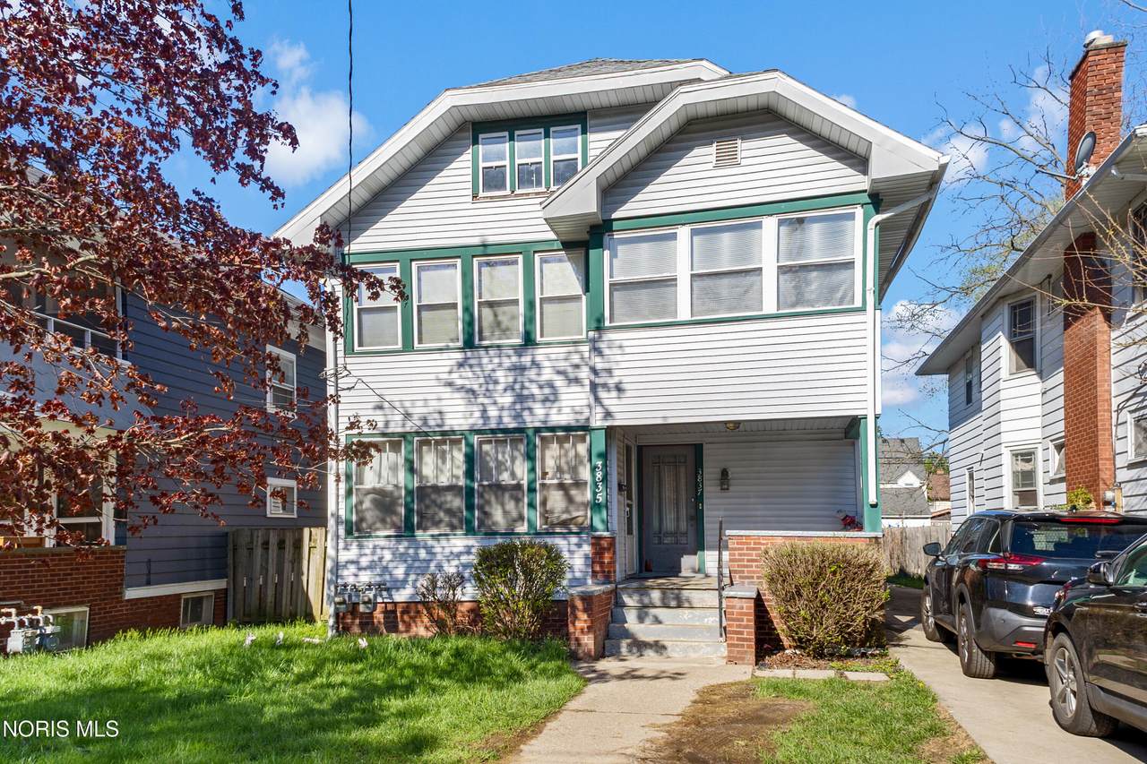 3837 Hazelhurst Avenue - Photo 1
