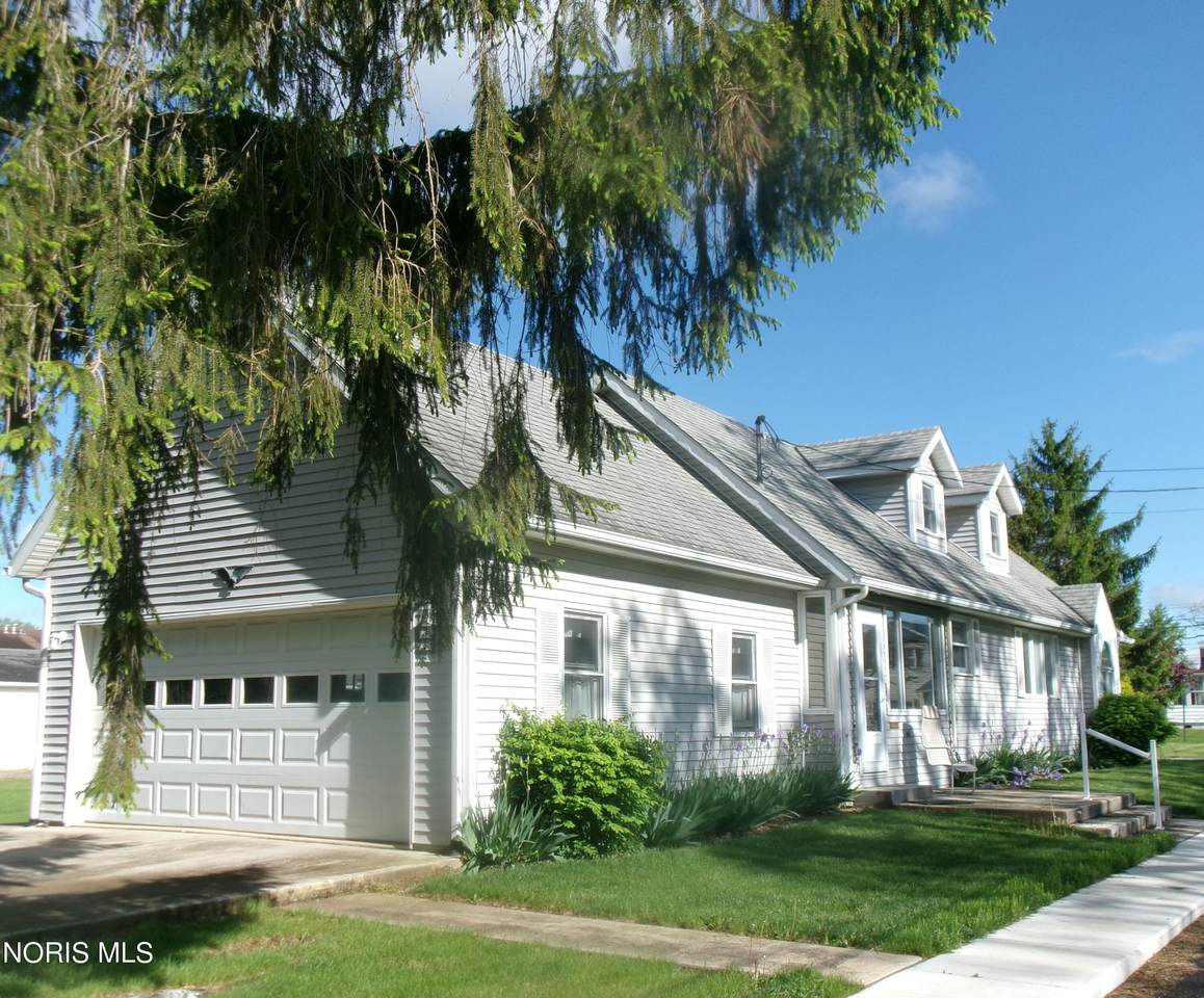 742 2nd Street - Photo 1