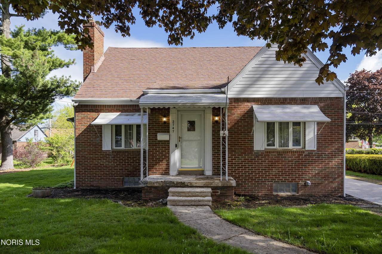 2747 Eastmoreland Drive - Photo 1