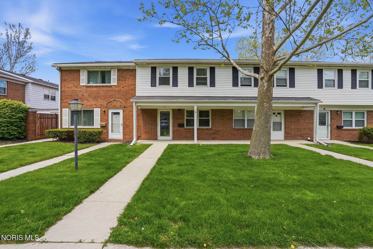 1724 Queenswood Drive - Photo 1